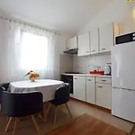 Apartment Zminj Apartments