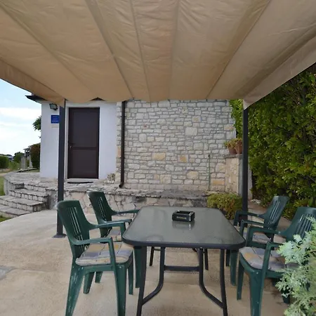 Zminj Apartments Apartman *