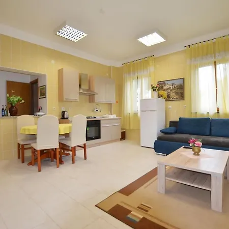 Appartement Zminj Apartments *