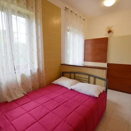 Apartman Zminj Apartments