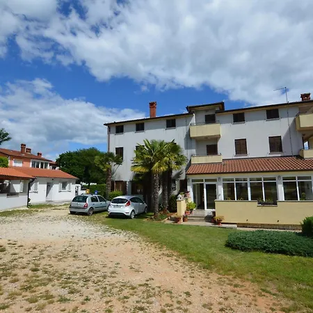 Zminj Apartments Apartman *