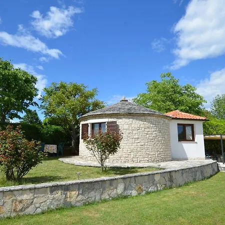 Zminj Apartments Apartman *