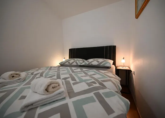Zminj Apartments *