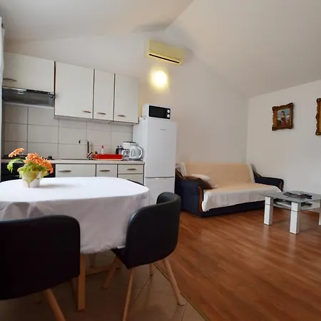 Zminj Apartments