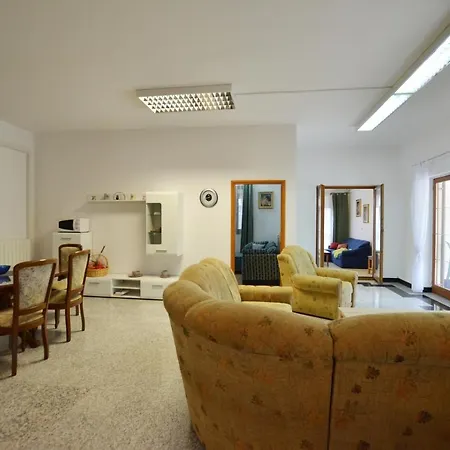 Zminj Apartments *