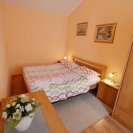 Zminj Apartments *
