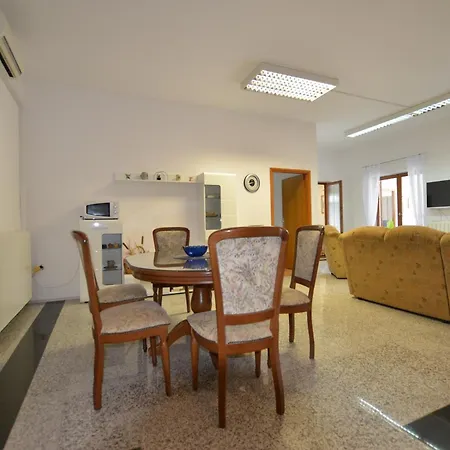 Zminj Apartments Apartment