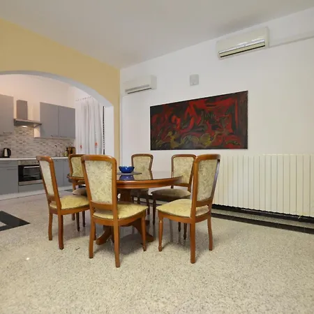 Apartment Zminj Apartments