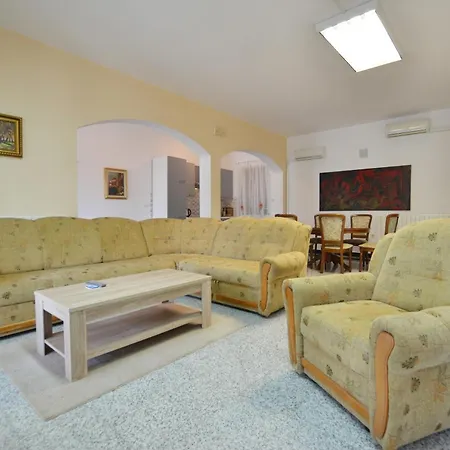 Zminj Apartments Apartment *