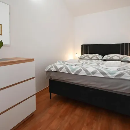 Zminj Apartments Lägenhet *