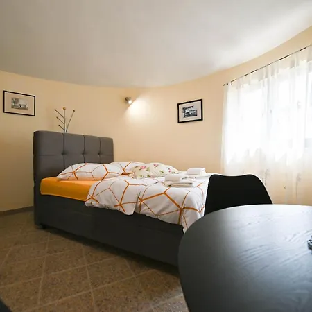 Zminj Apartments