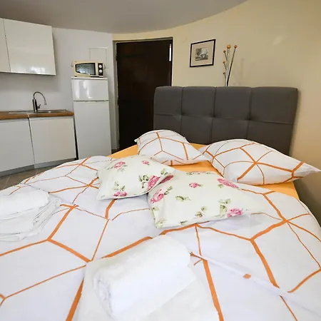 Zminj Apartments Lägenhet *