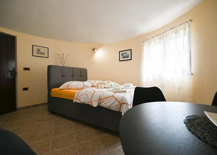 Zminj Apartments